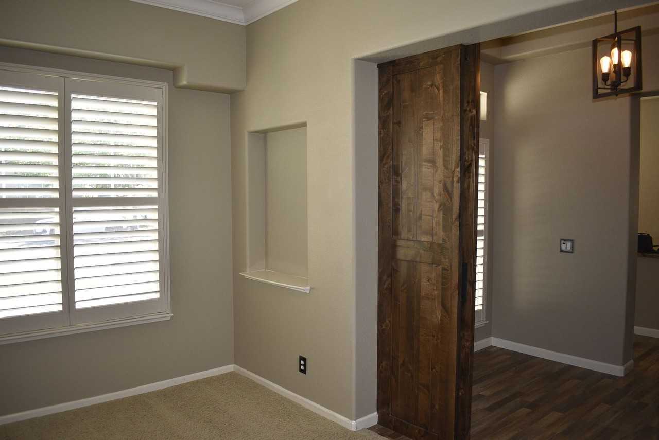 42 Penelope Ct - Photo 3 of 18
