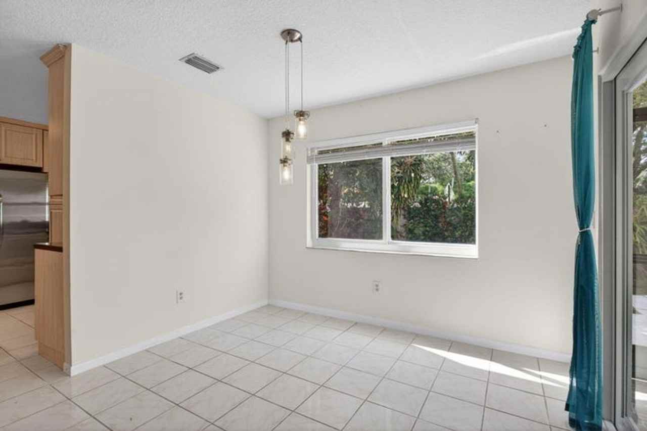 9812 Nw 2nd Ct - Photo 7 of 19