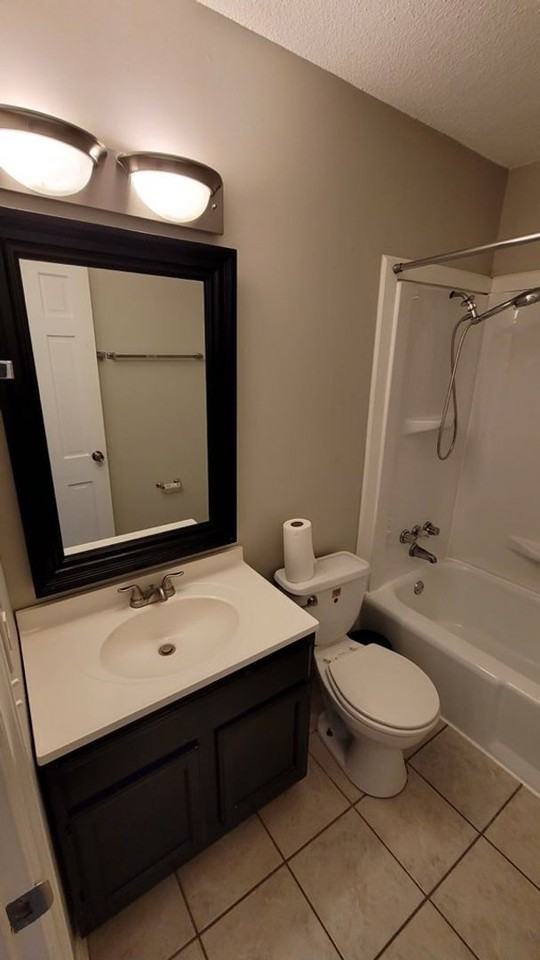 160 17th Street Pl Nw #B1 - Photo 3 of 13