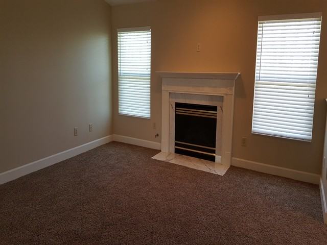 305 Windgate Ct - Photo 2 of 11