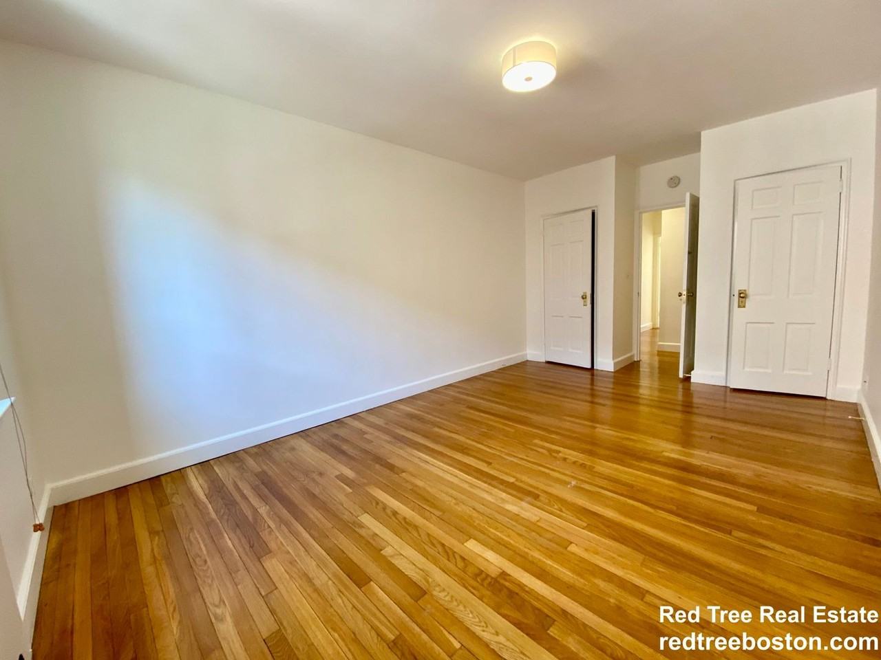 327 Tappan St - Photo 4 of 5