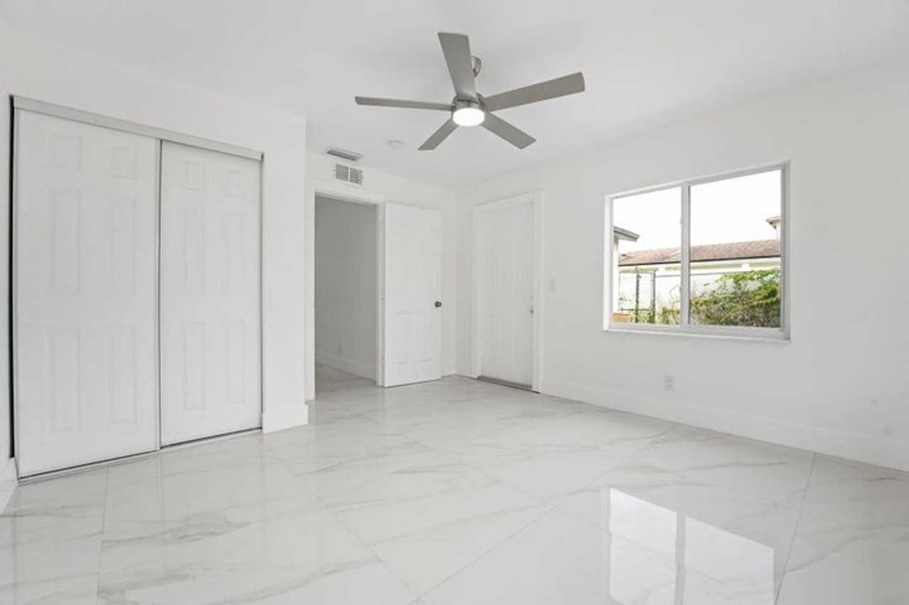 537 Nw 2nd Ter - Photo 6 of 10