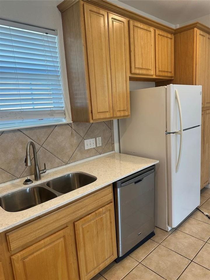 5401 Evans Ave - Photo 4 of 13