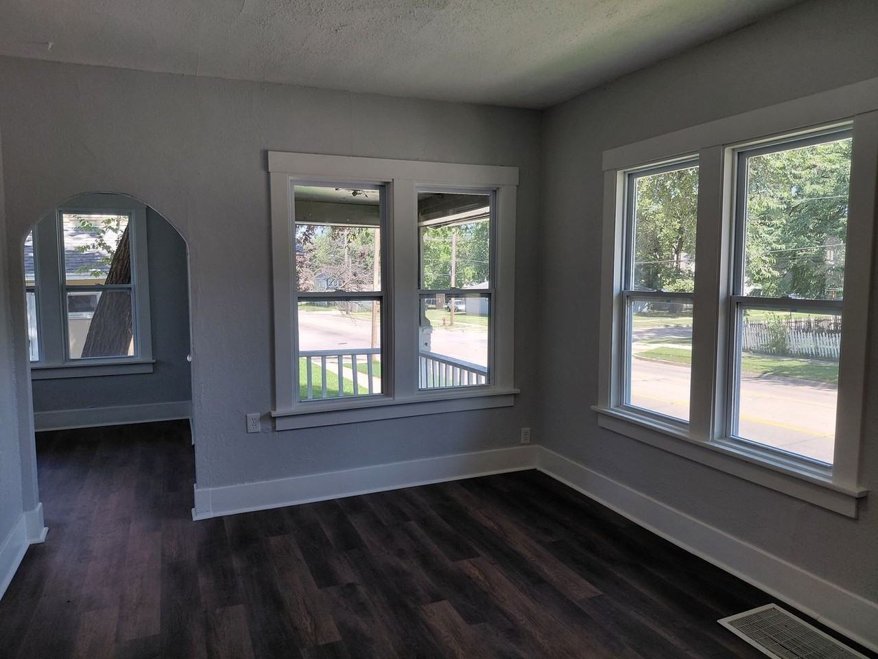 1008 Sw 17th St - Photo 5 of 10