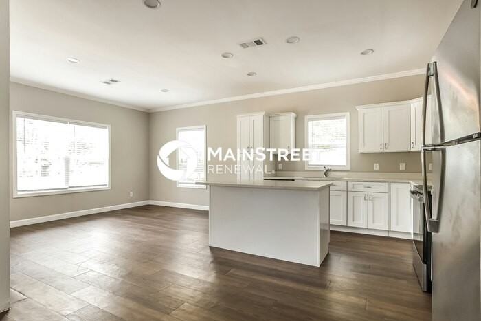 1016 S Central Ave - Photo 6 of 19