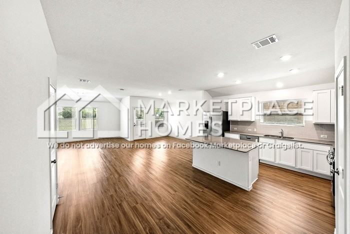 3416 Pauling Loop - Photo 4 of 37