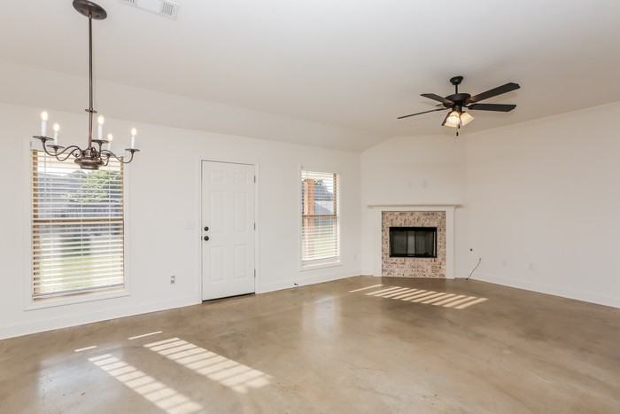 170 Harvey Cir - Photo 5 of 13