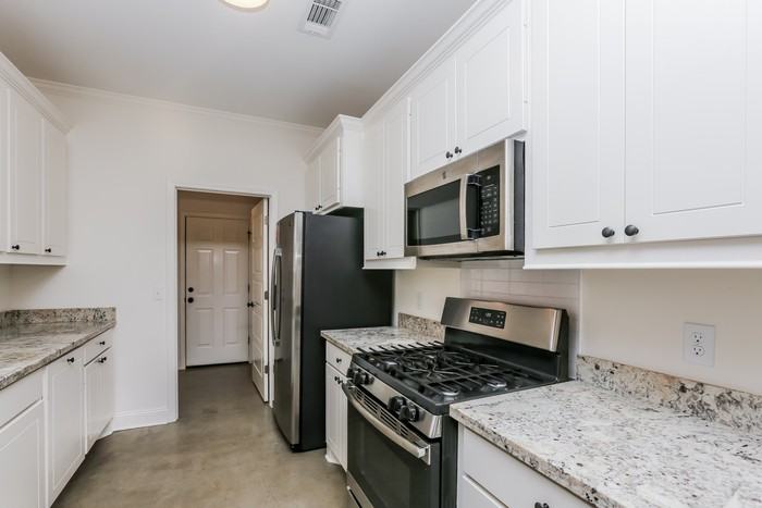 170 Harvey Cir - Photo 6 of 13