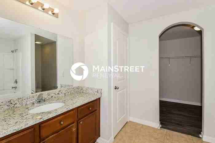 452 Ocho Rios Ave - Photo 5 of 15