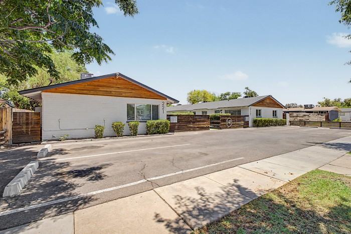 217 N Elm St #H - Photo 2 of 30