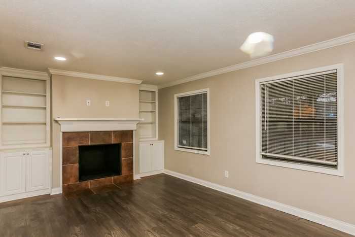 529 Wolcott Cir - Photo 3 of 10