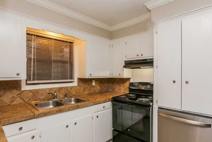 529 Wolcott Cir - Photo 4 of 10