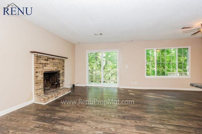 745 Longhunter Ct - Photo 3 of 18