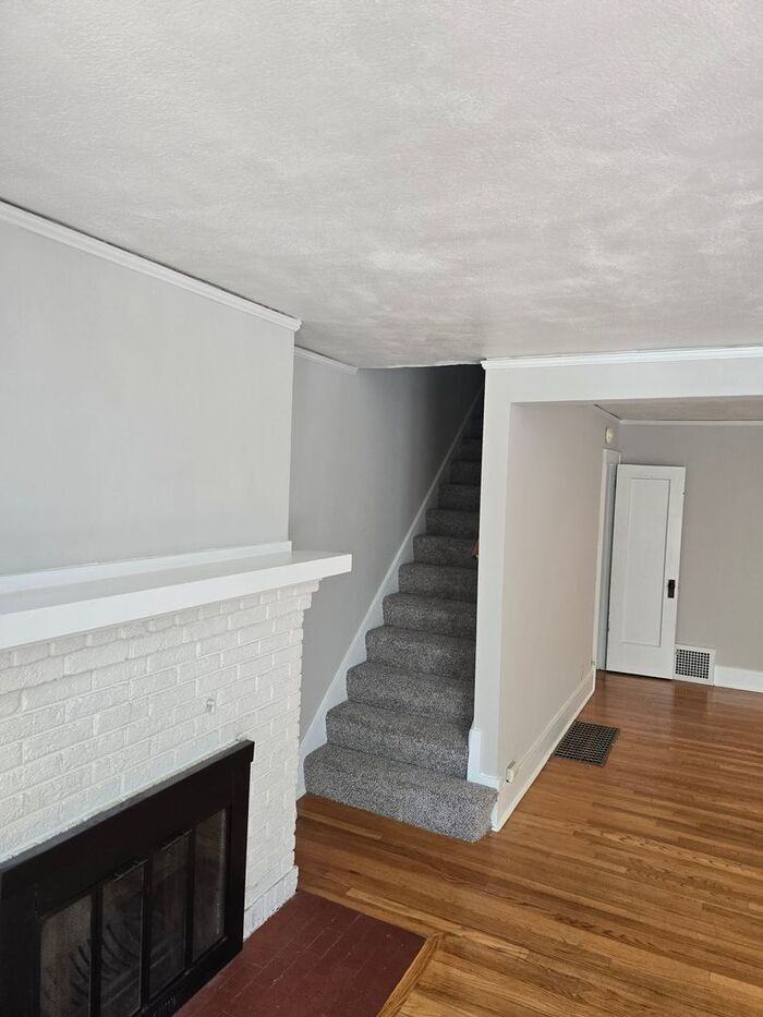 4918 California St - Photo 3 of 11