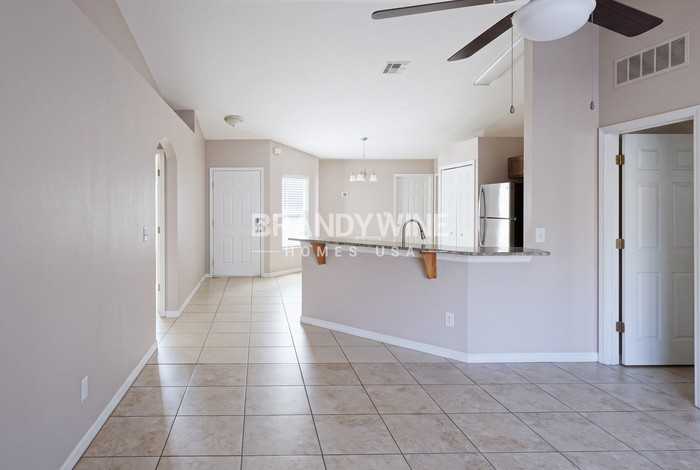 424 S Candler Ave - Photo 5 of 19