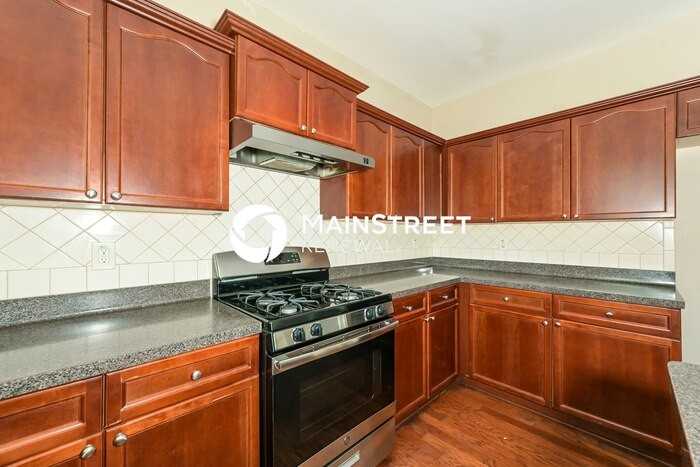 942 Creek Bottom Rd - Photo 5 of 18