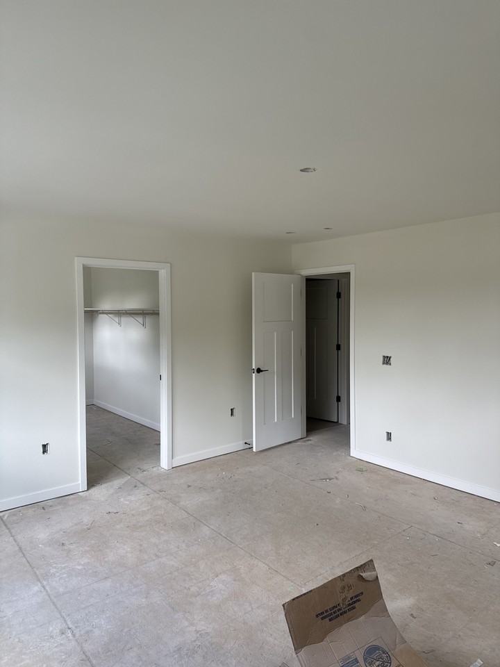 226 Russell Ct #226 - Photo 2 of 3