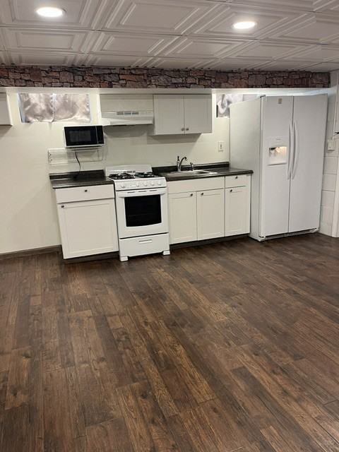 121 E Scribner Ave #NA - Photo 2 of 10