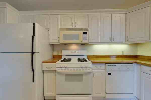 9 Bedlow Ave #4 - Photo 3 of 22