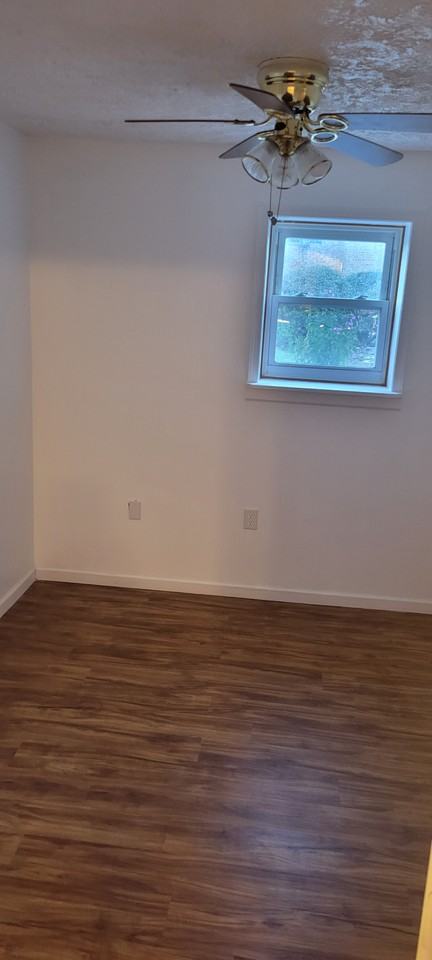 1029 Broad Ln #A - Photo 4 of 10