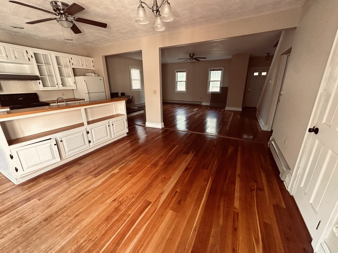 160 Washington St #1 - Photo 5 of 20
