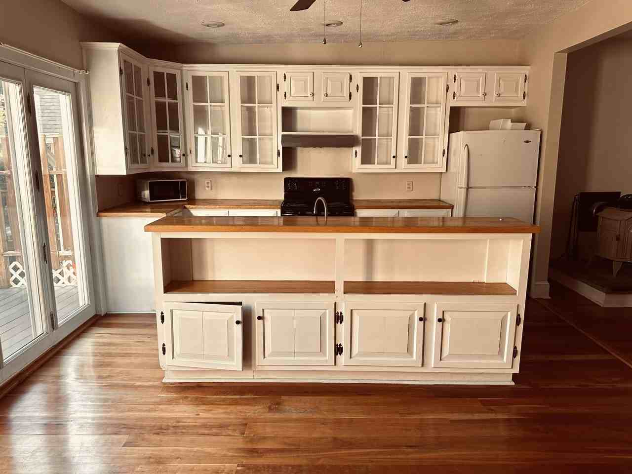 160 Washington St #1 - Photo 6 of 20