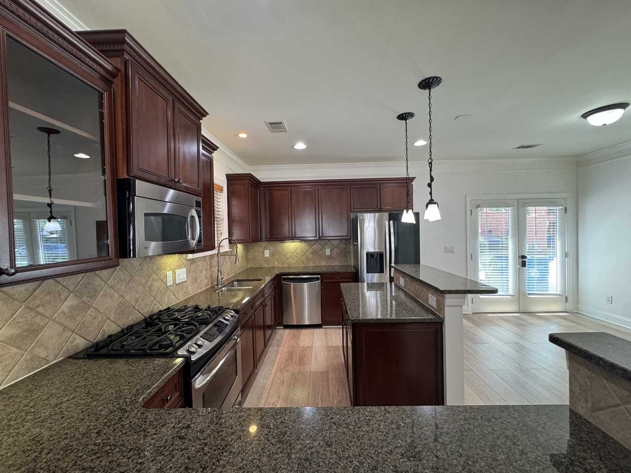 370 16th St Nw #370 - Photo 7 of 28