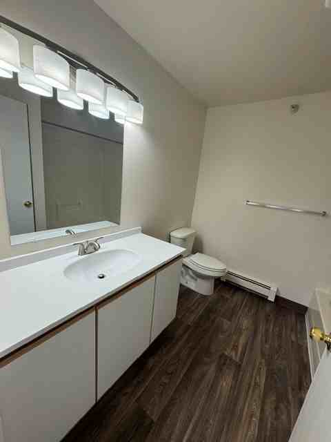 411 Raleigh Ct #411 - Photo 3 of 9