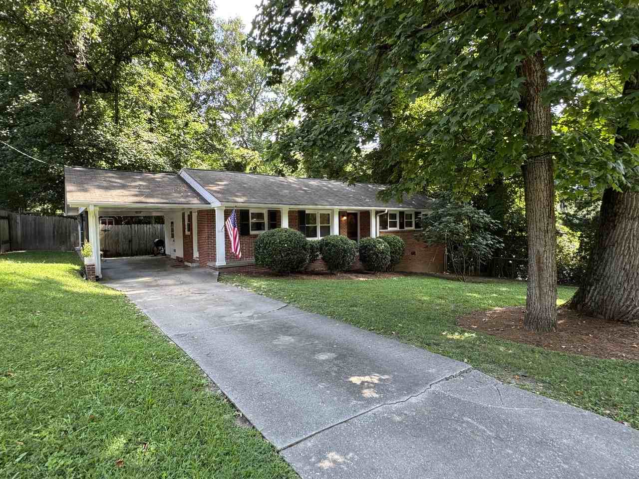 2571 Warwick Cir Ne #NA - Photo 2 of 24