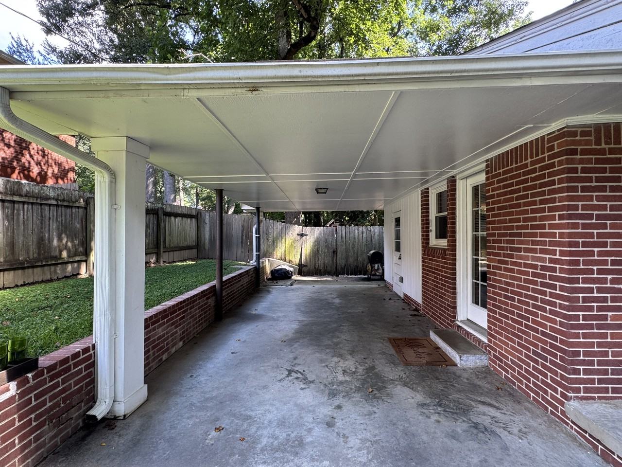 2571 Warwick Cir Ne #NA - Photo 3 of 24