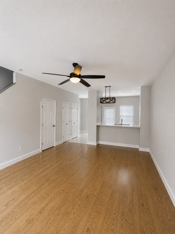 703 Charles Ct S #NA - Photo 3 of 38