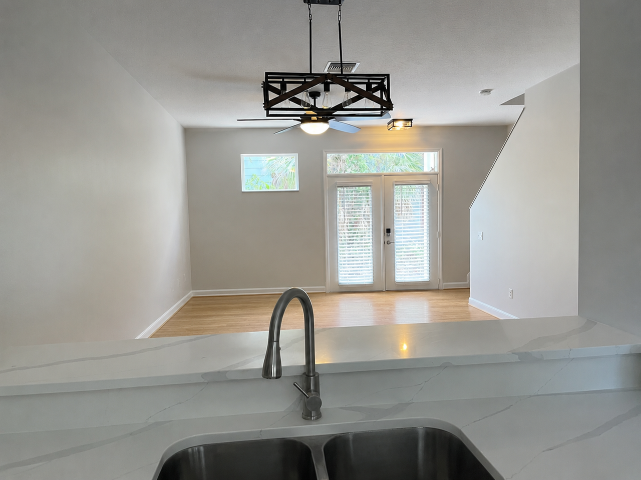 703 Charles Ct S #NA - Photo 7 of 38