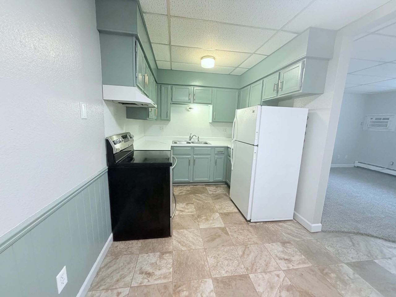 104 6th St Ne #3 - Photo 2 of 7