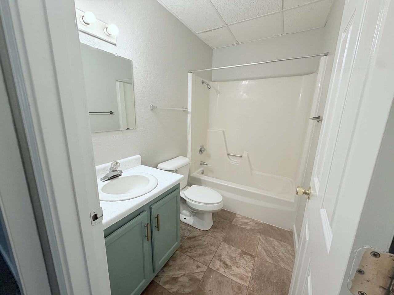 104 6th St Ne #3 - Photo 5 of 7