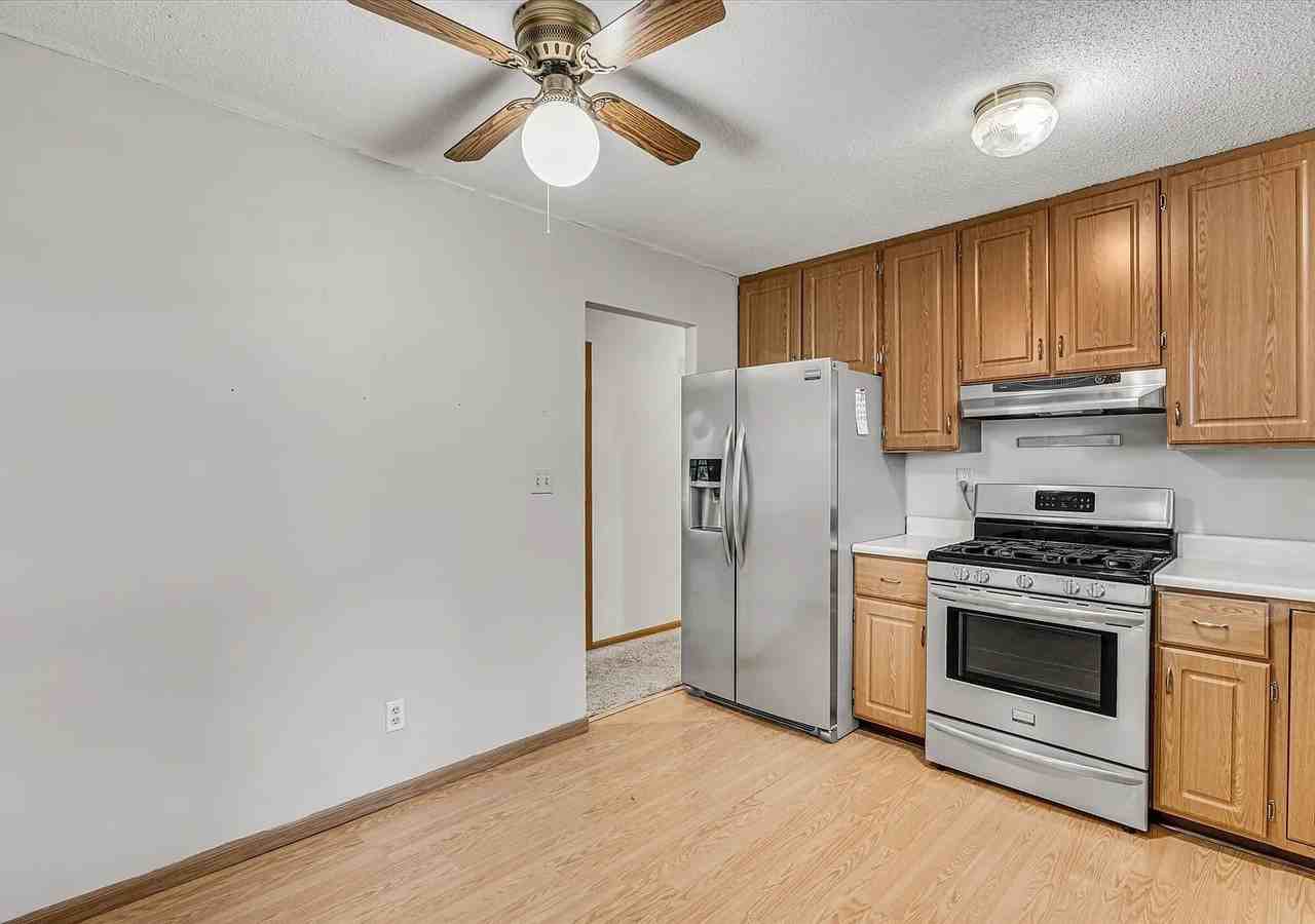 1425 W 54th St #NA - Photo 3 of 13