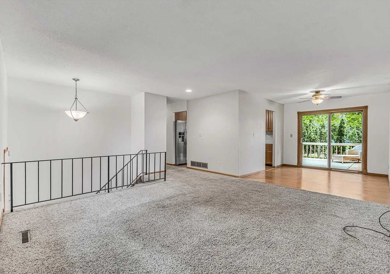 1425 W 54th St #NA - Photo 4 of 13