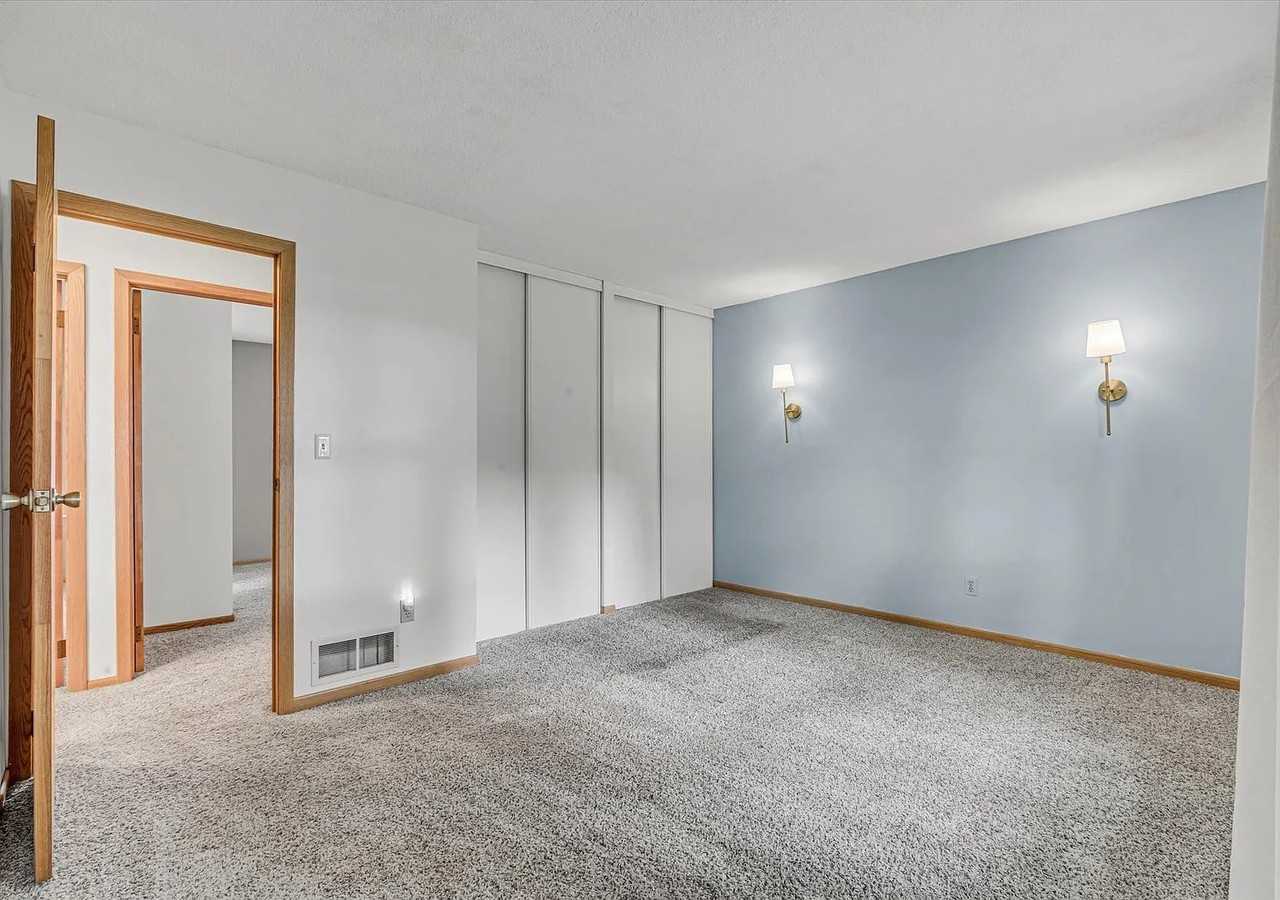 1425 W 54th St #NA - Photo 7 of 13