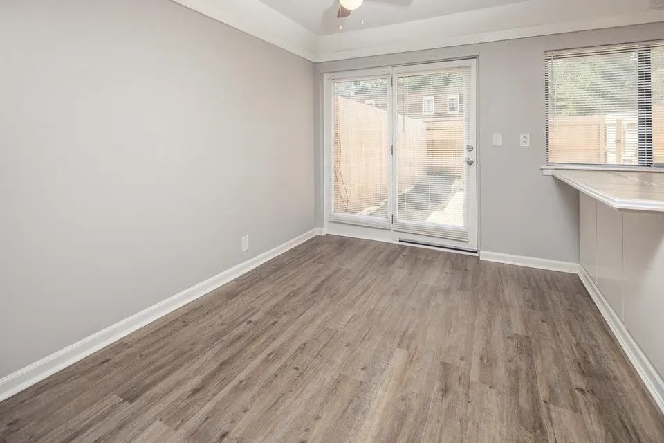 1898 Poplar Woods Cir E #2 - Photo 3 of 7