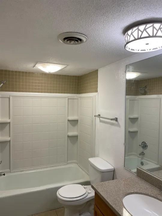 1898 Poplar Woods Cir E #2 - Photo 5 of 7