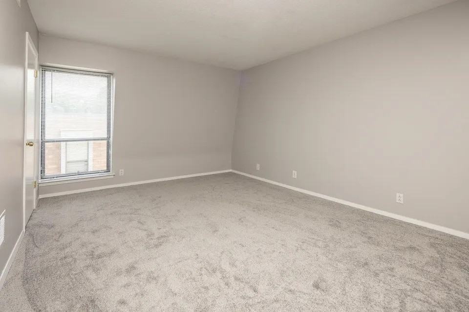 1898 Poplar Woods Cir E #2 - Photo 7 of 7