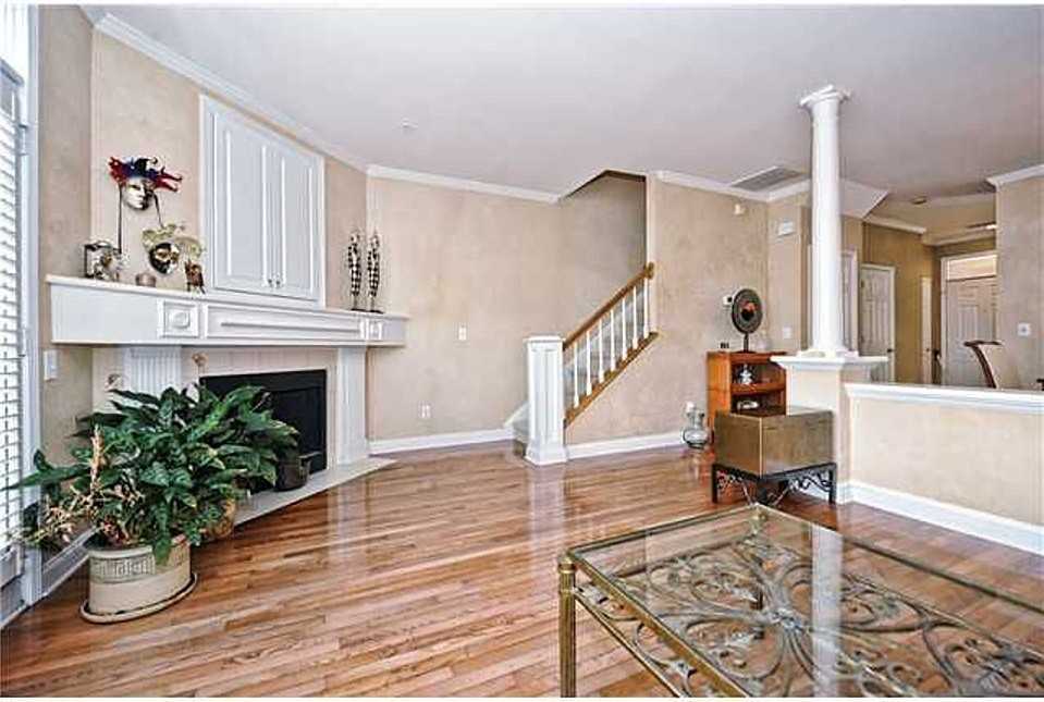 216 S Cedar St #216 - Photo 3 of 13