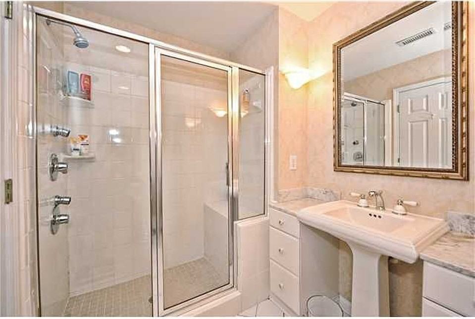 216 S Cedar St #216 - Photo 7 of 13