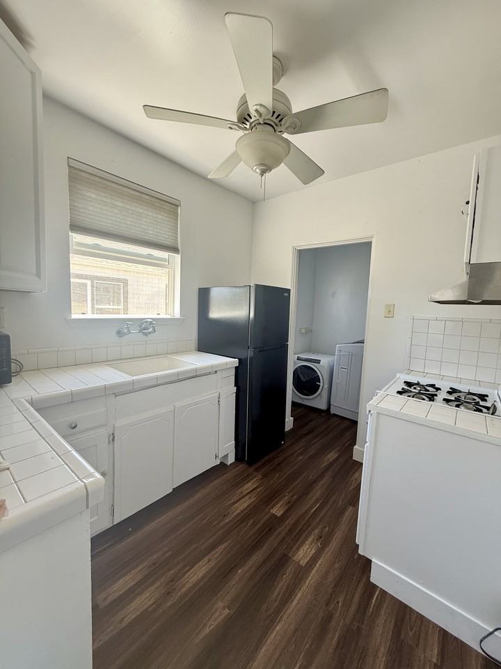 236 Chestnut St #NA - Photo 5 of 8