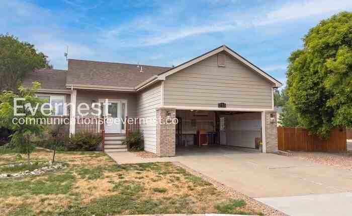 250 Opal Ct - Photo 2 of 34