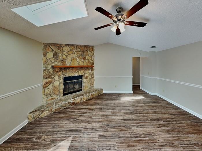 2626 Pinewood Blvd S - Photo 5 of 16