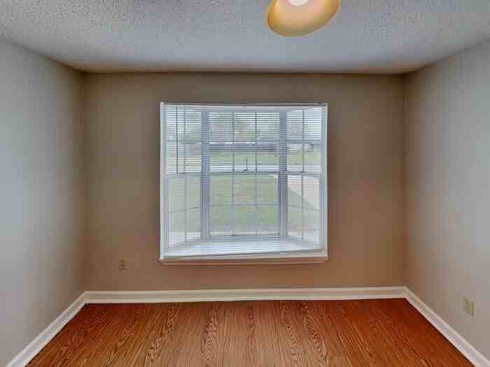2626 Pinewood Blvd S - Photo 7 of 16