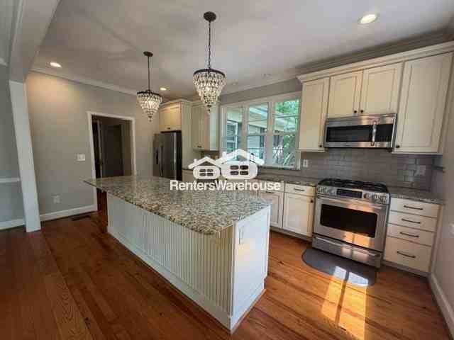 1020 Anderson St - Photo 7 of 21