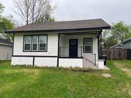 featured image of 1515 W Woodard St