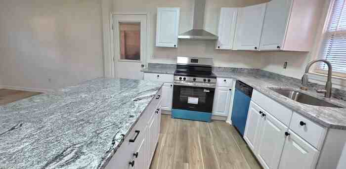 5490 Glenview Dr - Photo 3 of 13