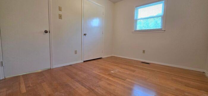 5490 Glenview Dr - Photo 7 of 13